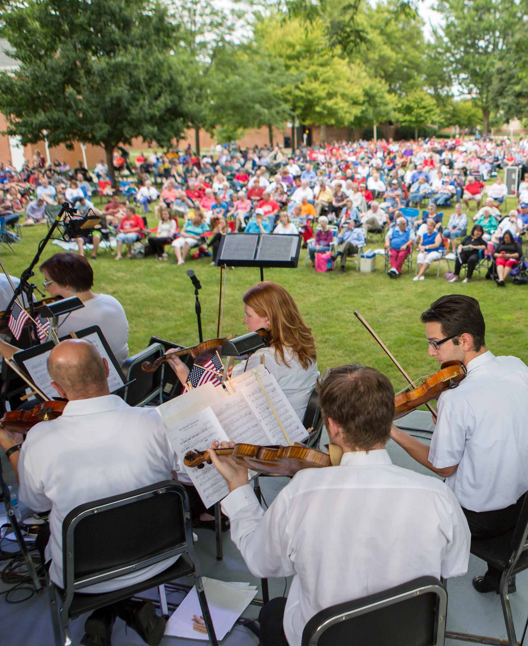 The Lima Symphony Orchestra played a “Patriotic Pops” concert outside of McIntosh Center on the campus of «Ӱҵ.